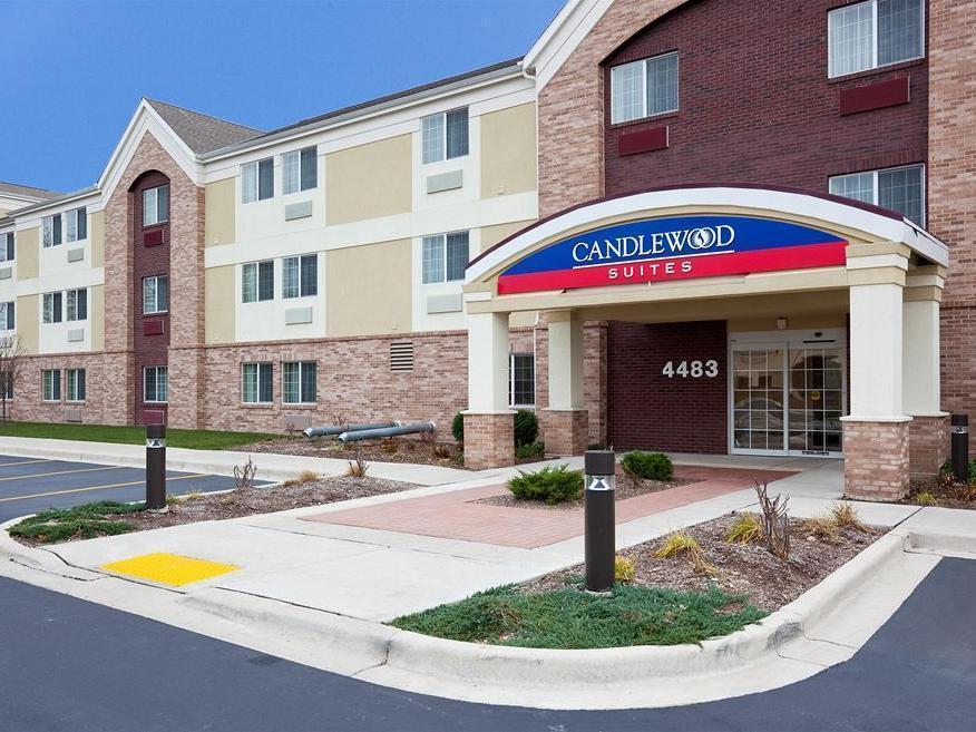 Candlewood Suites Milwaukee Brown Deer, An Ihg Hotel Exterior foto