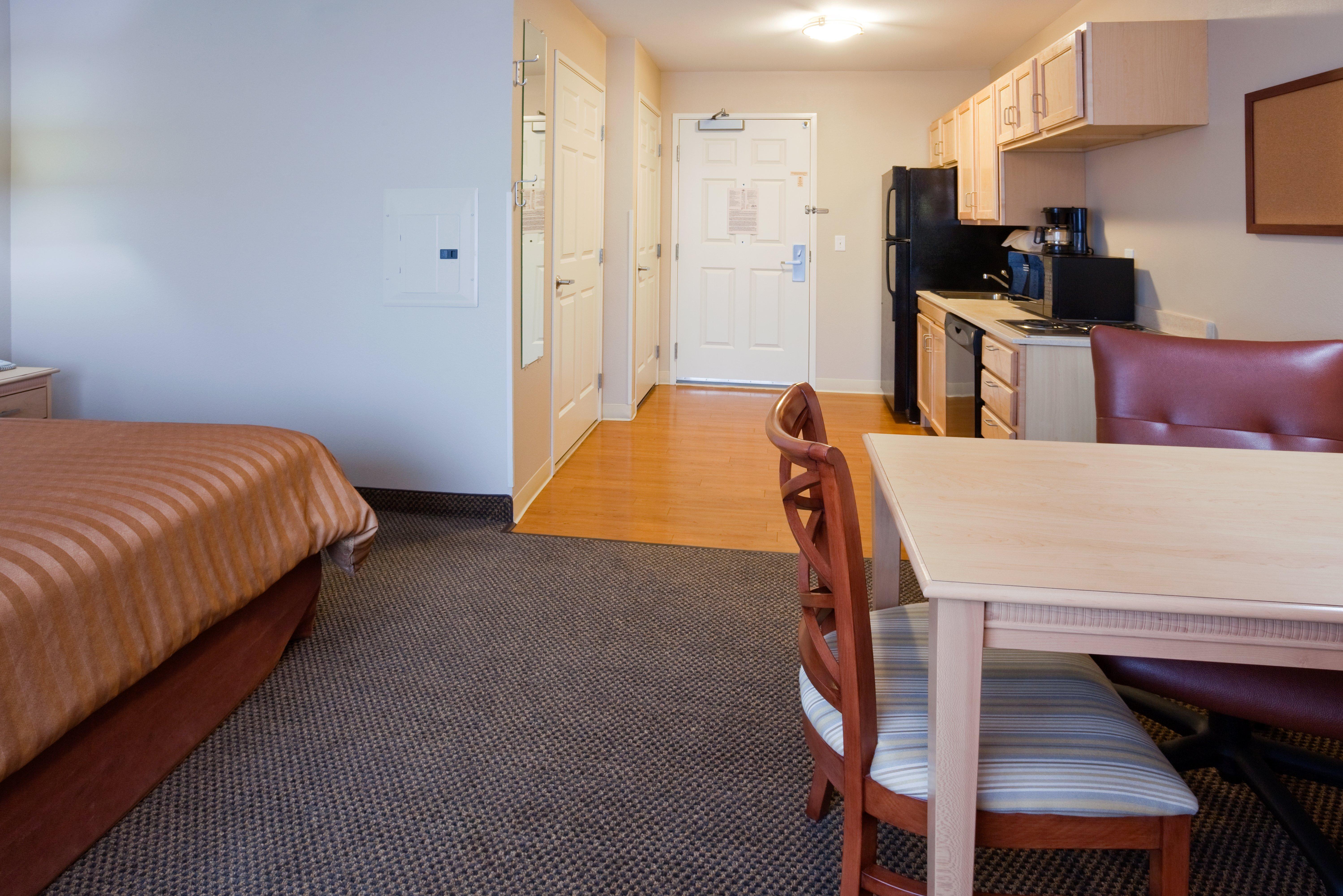 Candlewood Suites Milwaukee Brown Deer, An Ihg Hotel Exterior foto